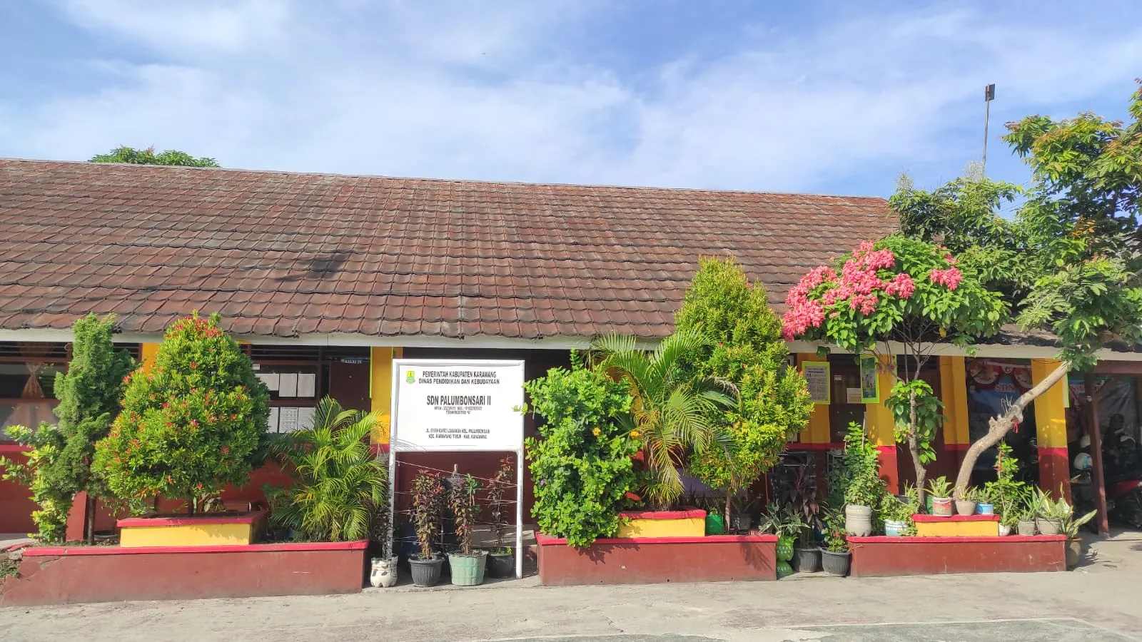 Lingkungan Sekolah SDN Palumbonsari II